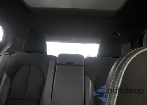 2020 Volvo Xc40 T5 R-Design z USA, uszkodzony, nr VIN YV4162UM5L2180951